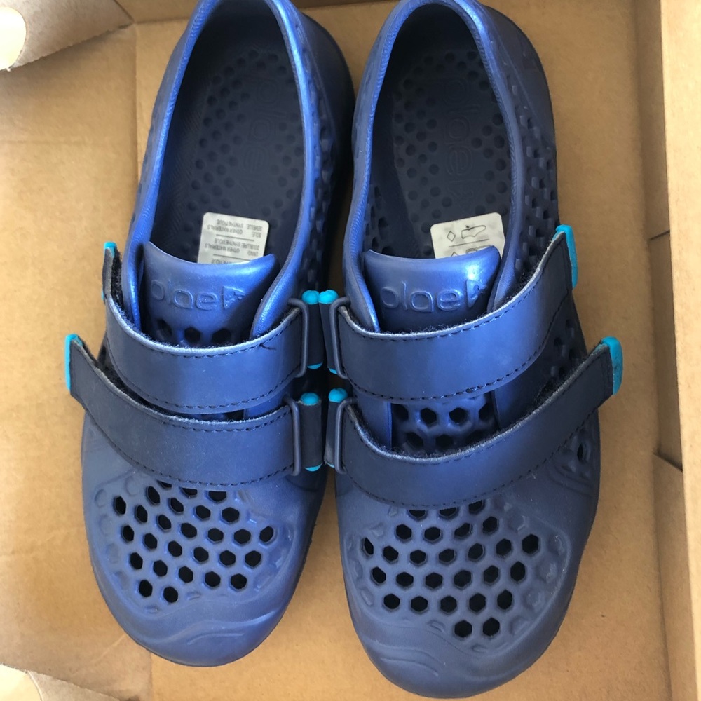 Mimo Plae shoes - youth size 1 - nearly new